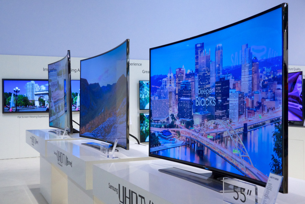 What are the benefits of a curved TV? - User Unfriendly